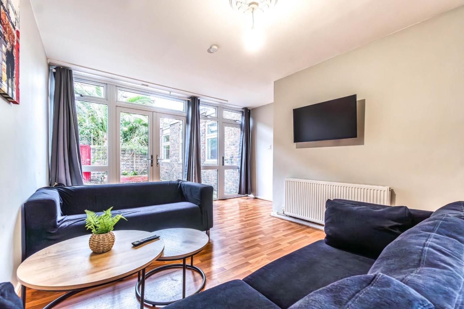 Bright Guest House In Hackney ロンドン エクステリア 写真