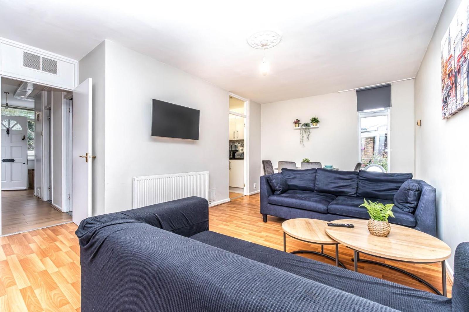 Bright Guest House In Hackney ロンドン エクステリア 写真