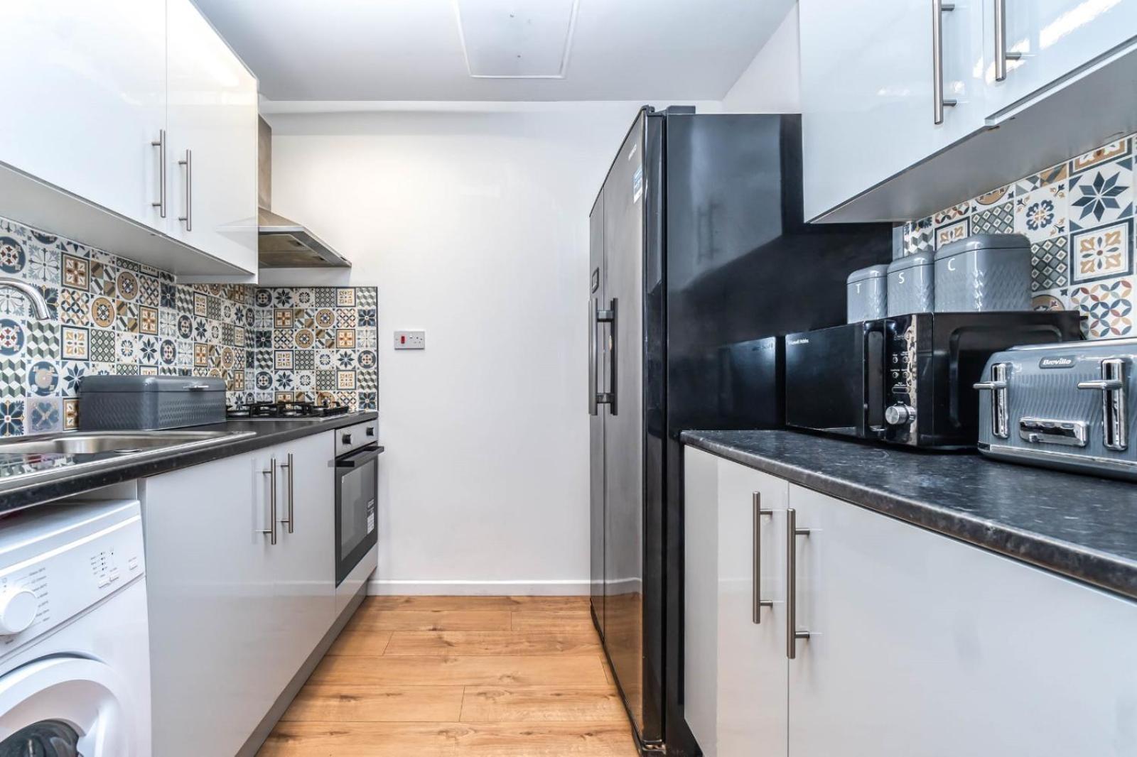 Bright Guest House In Hackney ロンドン エクステリア 写真