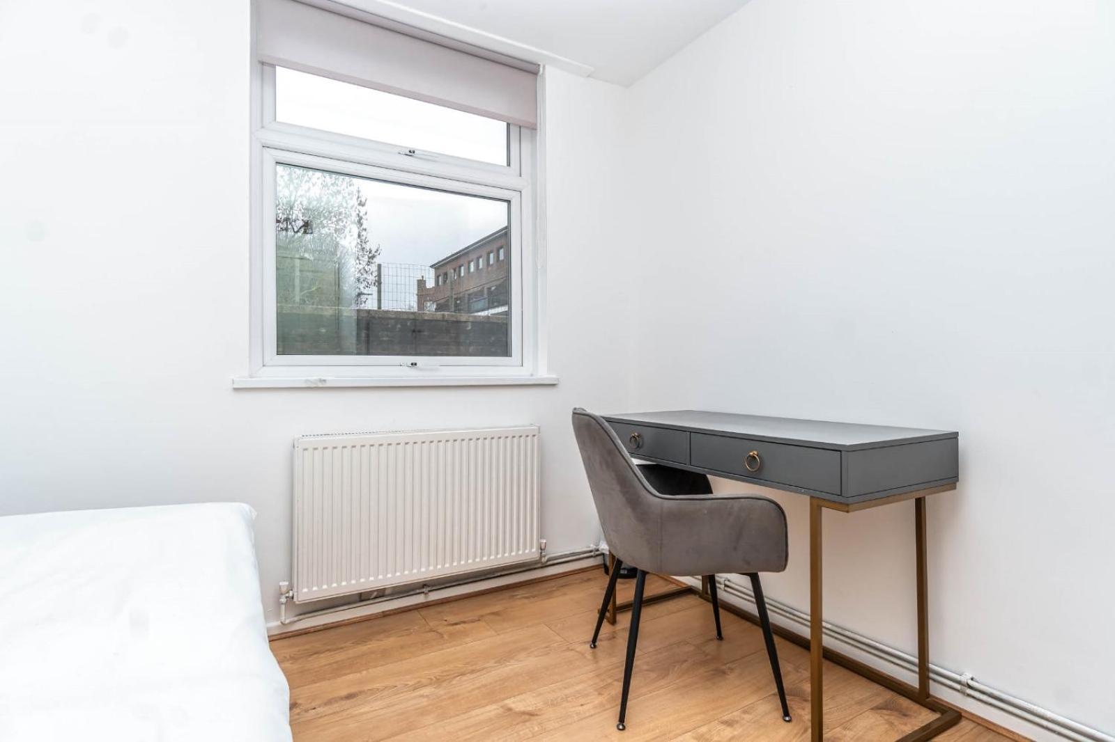 Bright Guest House In Hackney ロンドン エクステリア 写真